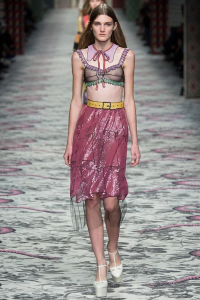 Look 38